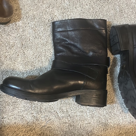 Aquatalia Blk waterproof leather boots with side zip. Sz 8 Excellent condition - Picture 5 of 9